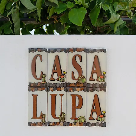 Casa Lupa * Tias